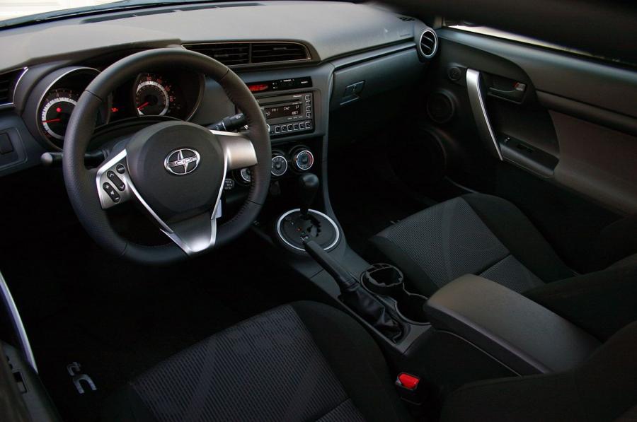 Торпедо Scion tC 2011 года  (фото 32 из 68)
